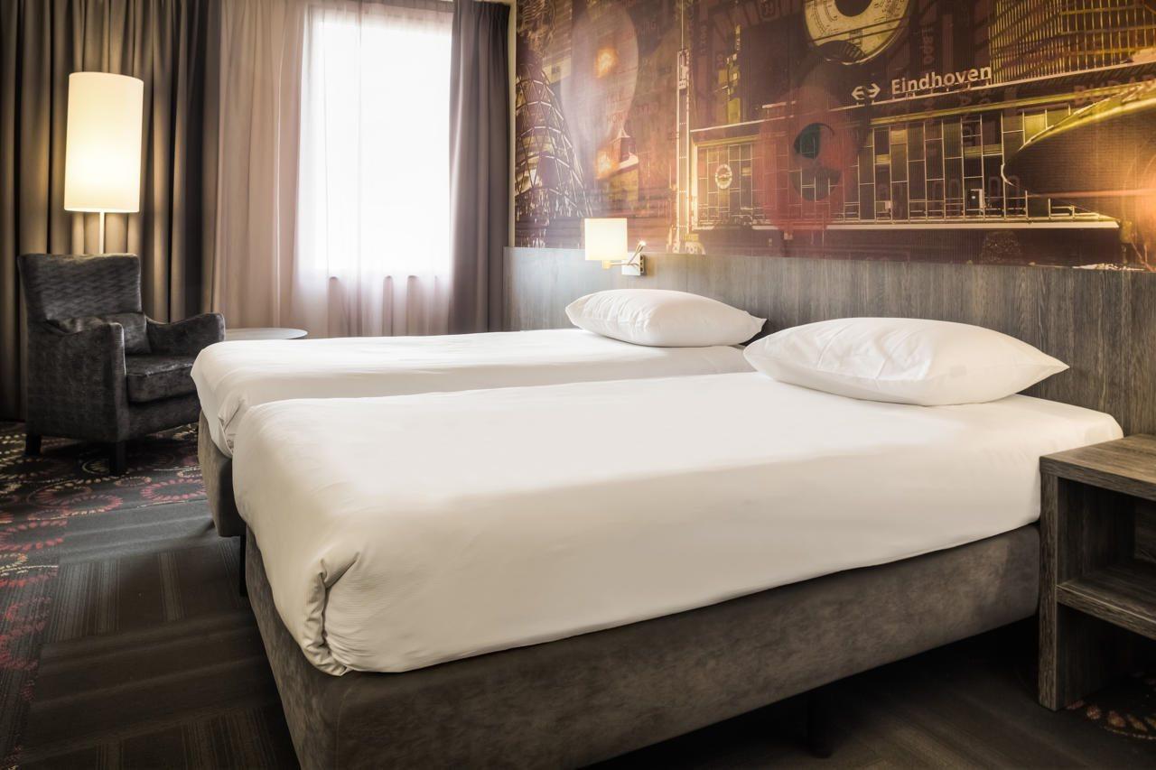 Leonardo Center Former Crown 4*
